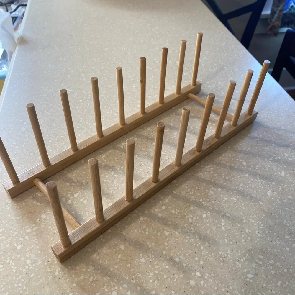 Pkg of two Bamboo plate racks. Each holds 8 plate/. Plate only $77.